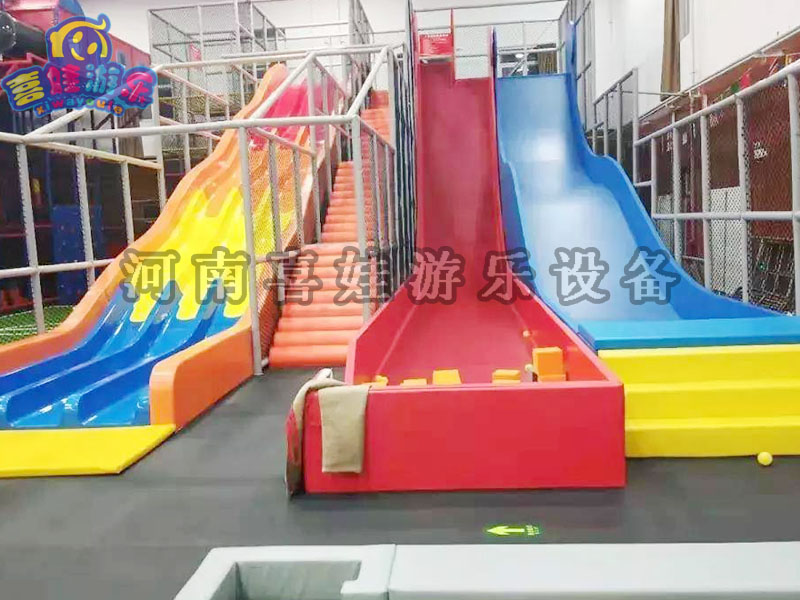 室内滑梯